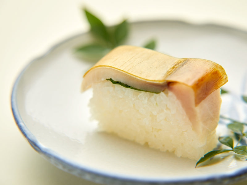 極厚さば箱寿司 – 松葉寿司